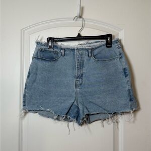 Good American Frayed Hem Women Shorts